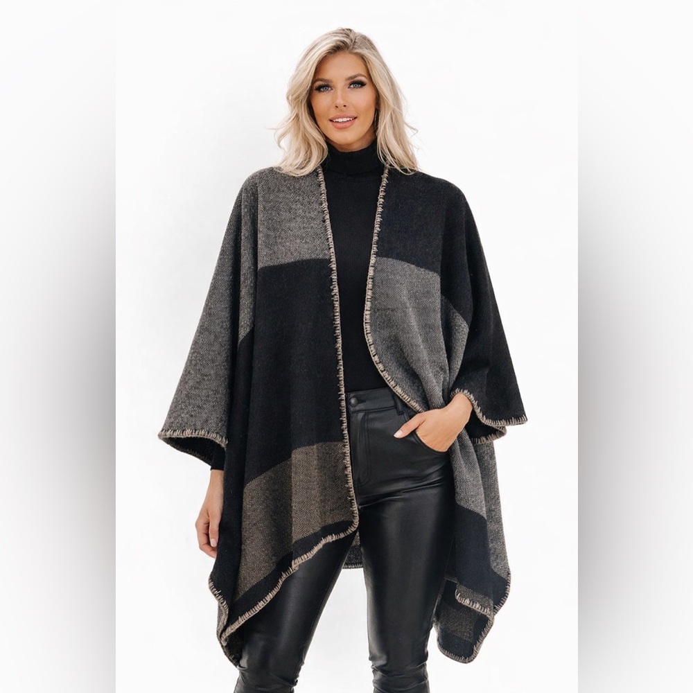 Alberto Makali Beaded Sweater Shawl Poncho Wrap – One Size – NWT